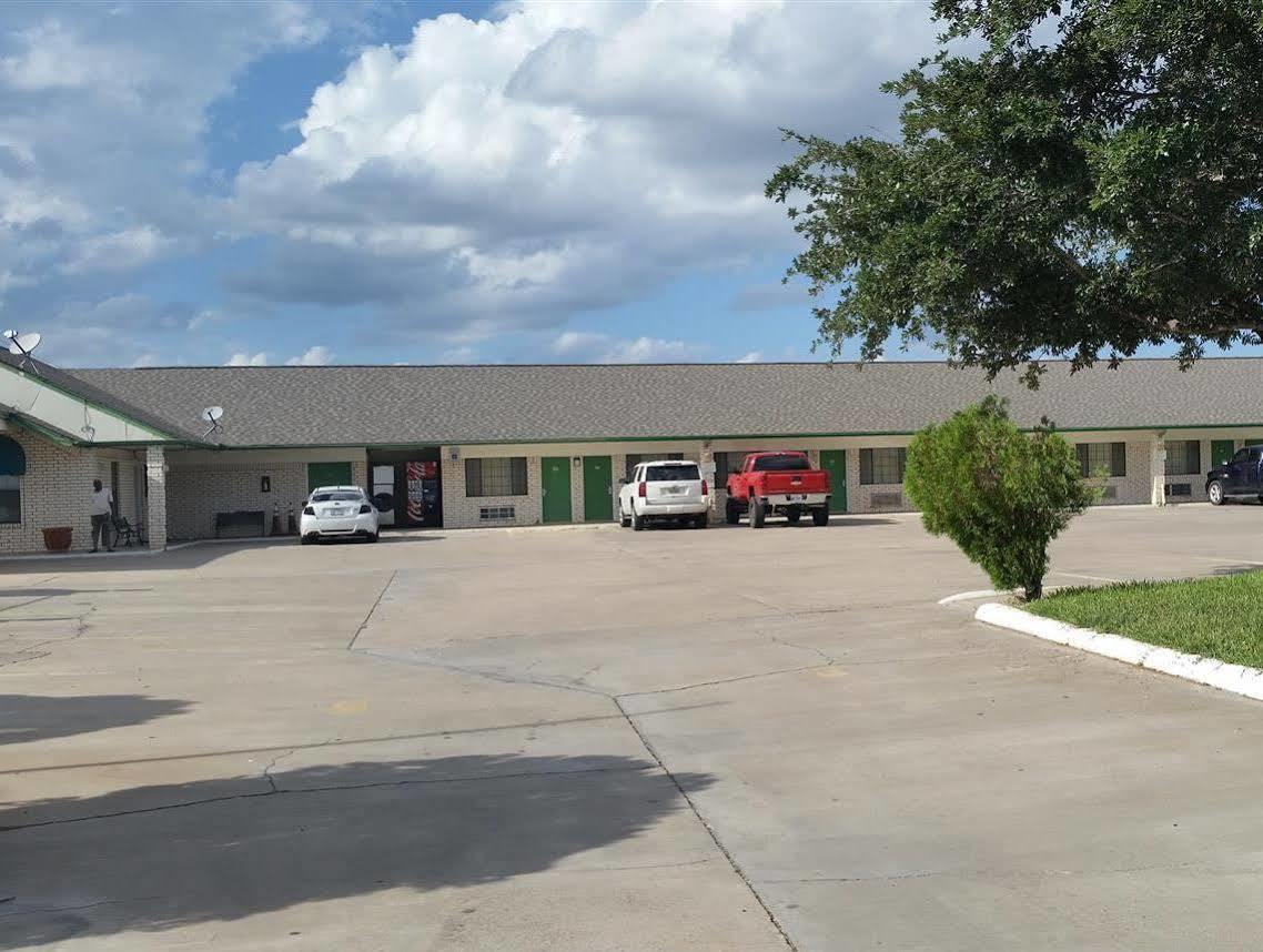 Garden Inn & Suites Hebbronville Exterior foto